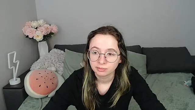 Mini Diva online show from 09.20.25