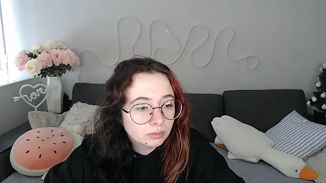 Mini Diva online show from 02.23.26