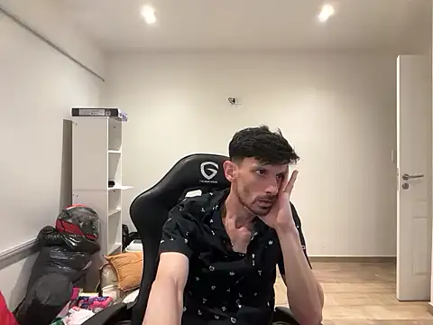 nicolaaaaas online show from 11.25.25