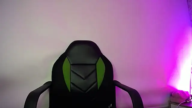 luly pink online show from 09.11.25