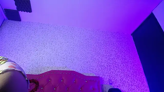 luly pink online show from 09.19.25