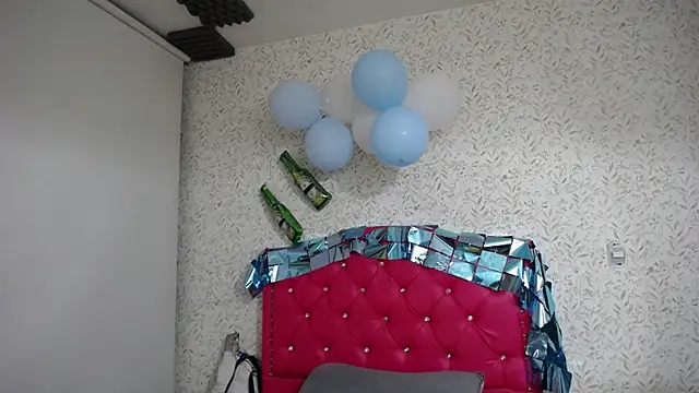 luly pink online show from 09.30.25