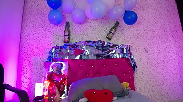 luly pink online show from 10.04.25