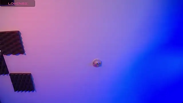 luly pink online show from 11.04.25