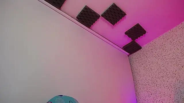 luly pink online show from 02.06.26