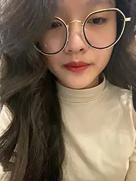 Krixxi22 online show from 12.18.24