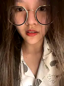 Krixxi22 online show from 10.23.25