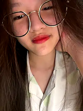 Krixxi22 online show from 11.04.25