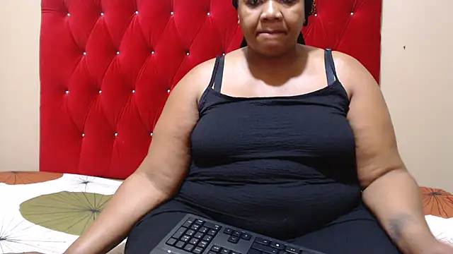 Snapshot of MIGHTYASSS chatting on 12.21.25 MIGHTYASSS online show from 12.21.25