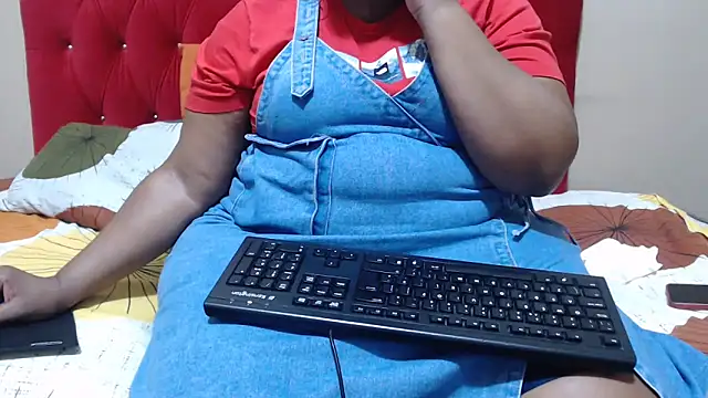 Snapshot of MIGHTYASSS chatting on 02.18.26 MIGHTYASSS online show from 02.18.26