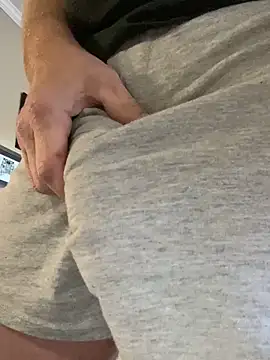 Snapshot of Realybigdill chatting on 10.19.25 Realybigdill online show from 10.19.25