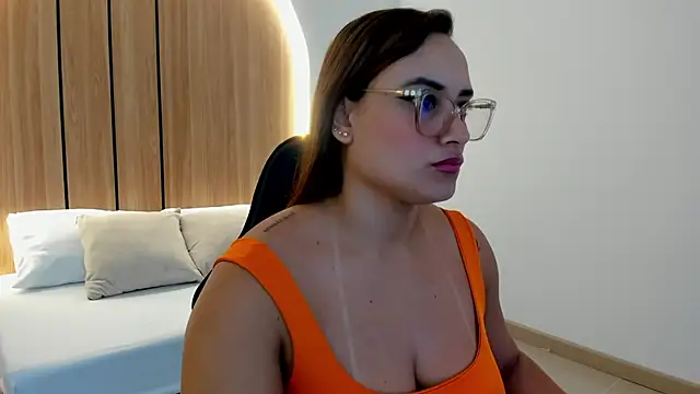 zoe danae  online show from 04.09.26