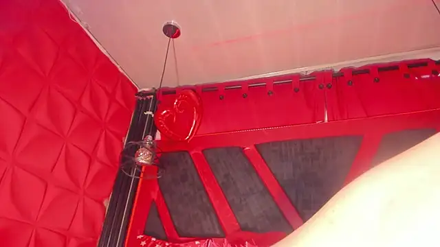 Taylor-hardcore online show from 12.19.25