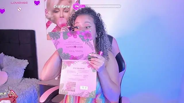 Snapshot of Kenia_tompson01 chatting on 10.29.25 Kenia tompson01 online show from 10.29.25