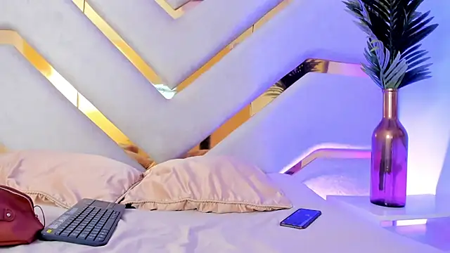 AilynMiller online show from 12.04.24