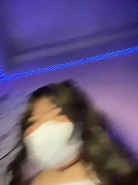 HoneyBuns 05 online show from 01.21.25