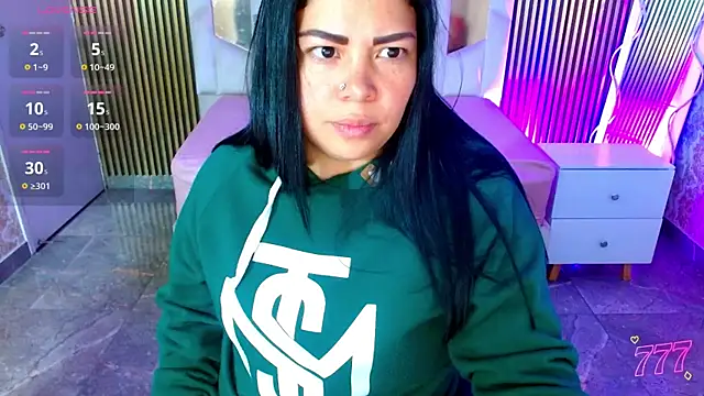 Snapshot of martinna_tay chatting on 07.20.26 martinna tay online show from 07.20.26