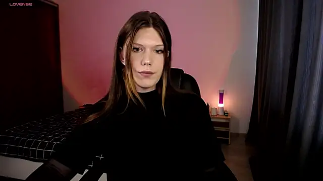 Snapshot of MicheleDoll chatting on 12.17.24 MicheleDoll online show from 12.17.24