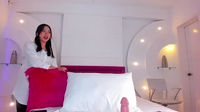 AliceHanz online show from 12.08.24