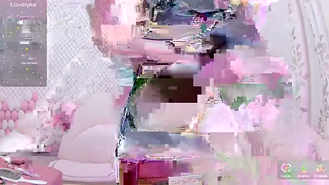 Snapshot of Sumi_y chatting on 12.03.25 Sumi y online show from 12.03.25