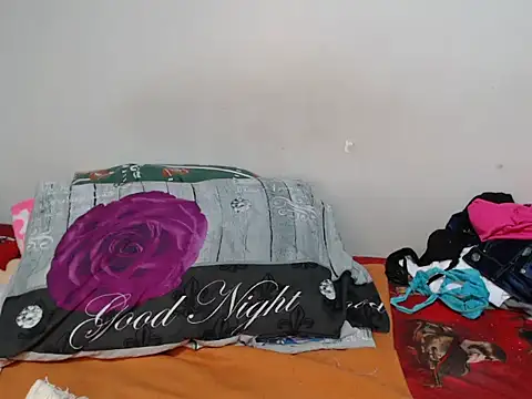 Snapshot of trina_kay chatting on 11.02.25 trina kay online show from 11.02.25