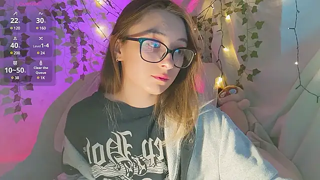 Snapshot of monlight__dana chatting on 12.04.24 monlight  dana online show from 12.04.24