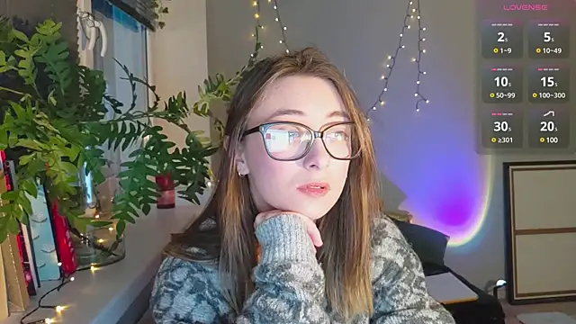 Snapshot of monlight__dana chatting on 12.30.24 monlight  dana online show from 12.30.24