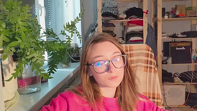 Snapshot of monlight__dana chatting on 02.20.25 monlight  dana online show from 02.20.25