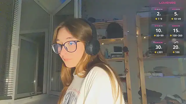 Snapshot of monlight__dana chatting on 09.12.25 monlight  dana online show from 09.12.25