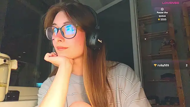 Snapshot of monlight__dana chatting on 07.29.26 monlight dana online show from 07.29.26