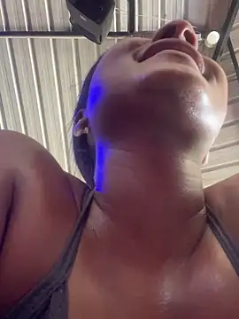 Snapshot of Berry_Bans chatting on 09.12.25 Berry Bans online show from 09.12.25