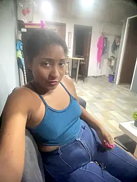 Snapshot of Berry_Bans chatting on 11.15.25 Berry Bans online show from 11.15.25