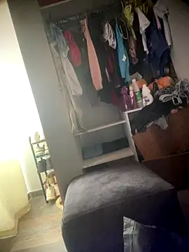 Snapshot of Berry_Bans chatting on 11.17.25 Berry Bans online show from 11.17.25