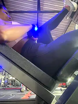 Snapshot of Berry_Bans chatting on 11.19.25 Berry Bans online show from 11.19.25