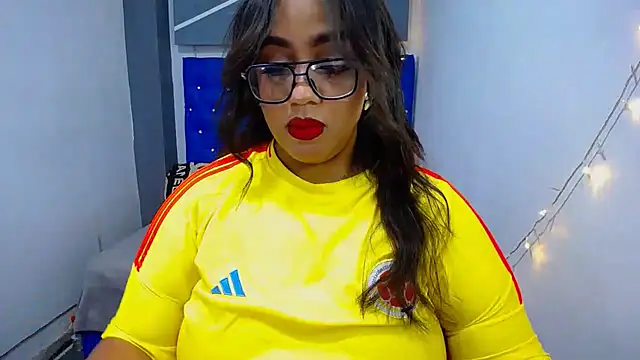 Snapshot of Mady_Kolemam chatting on 10.14.25 Mady Kolemam online show from 10.14.25