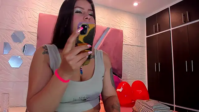 Charlotte Ice1 online show from 02.20.25