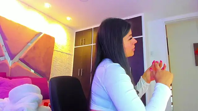 Charlotte Ice1 online show from 03.08.25