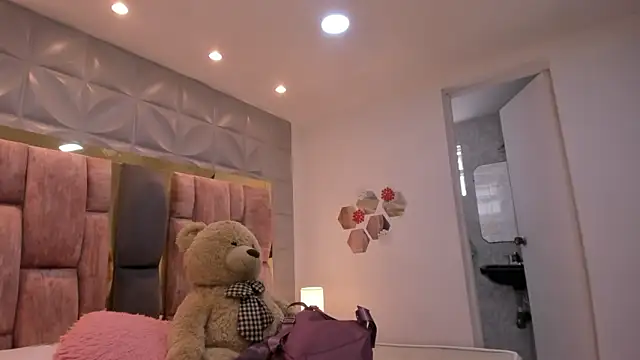 Charlotte Ice1 online show from 03.21.26