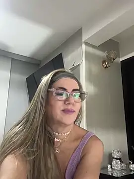 LARIANA RIVERA23 online show from 01.23.25