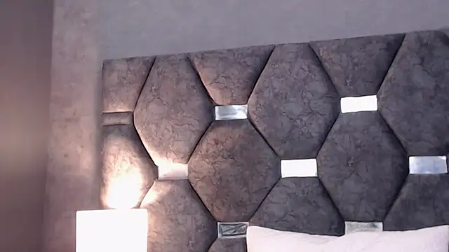 ScarletLenox online show from 11.18.25