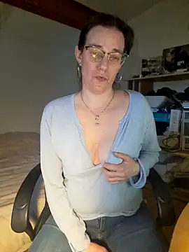 SpiceLea online show from 02.11.25