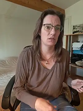 SpiceLea online show from 02.14.25