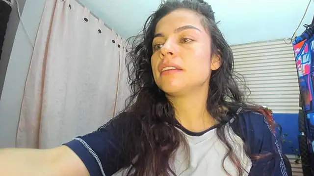 Snapshot of rosse_2504 chatting on 07.18.26 rosse 2504 online show from 07.18.26