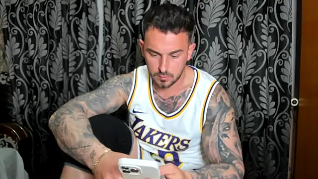 Snapshot of Jonmusclemaster chatting on 04.28.26 Jonmusclemaster online show from 04.28.26