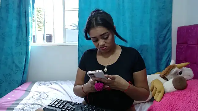 kiara milf  online show from 01.10.25