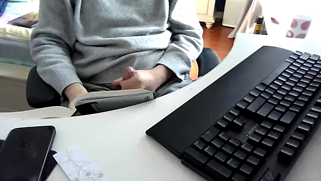 Snapshot of big-pig chatting on 02.28.25 big-pig online show from 02.28.25