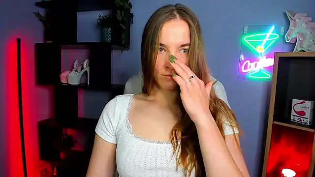 Snapshot of kenzie_x chatting on 10.29.25 kenzie x online show from 10.29.25