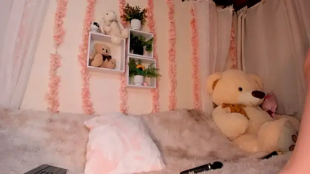 Idara and Edahi01 online show from 04.07.26