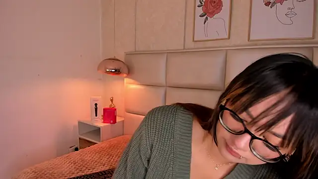 Aily Yozuko online show from 11.26.25