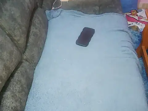 petitev online show from 10.15.25